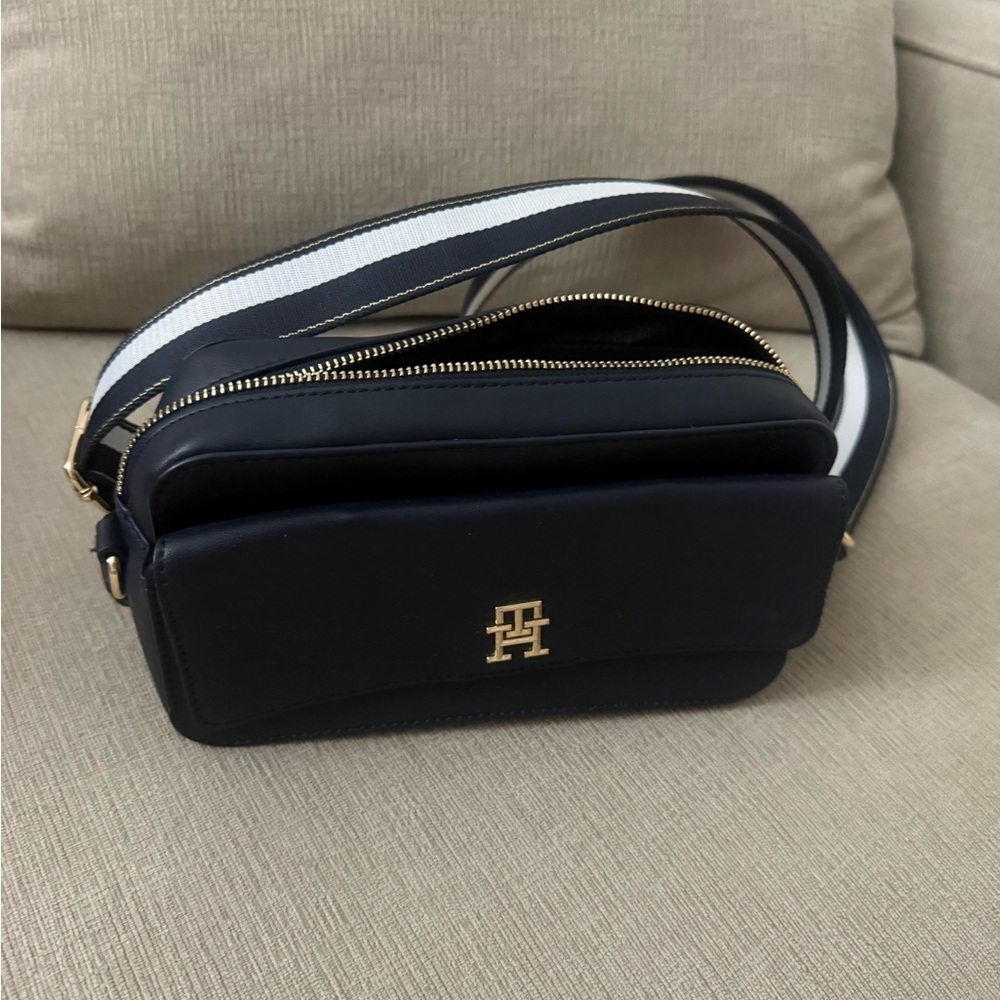 Tommy Hilfiger crossbody bag